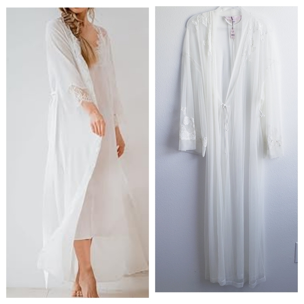 Victoria's Secret Sheer Lace Night Robe New With Tags